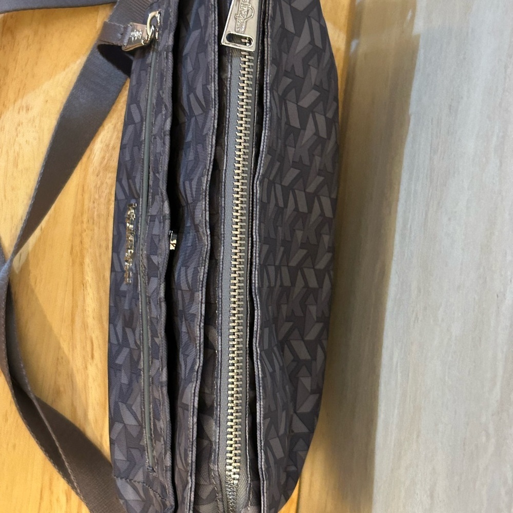 Kipling Hobo Gray Geometric Shoulder Bag - Picture 15 of 16